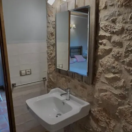 28 2* Torroella De Montgri